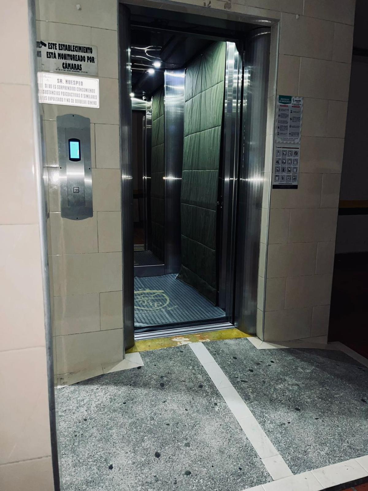 Hotel Bucarica Plaza 부카라망가 외부 사진